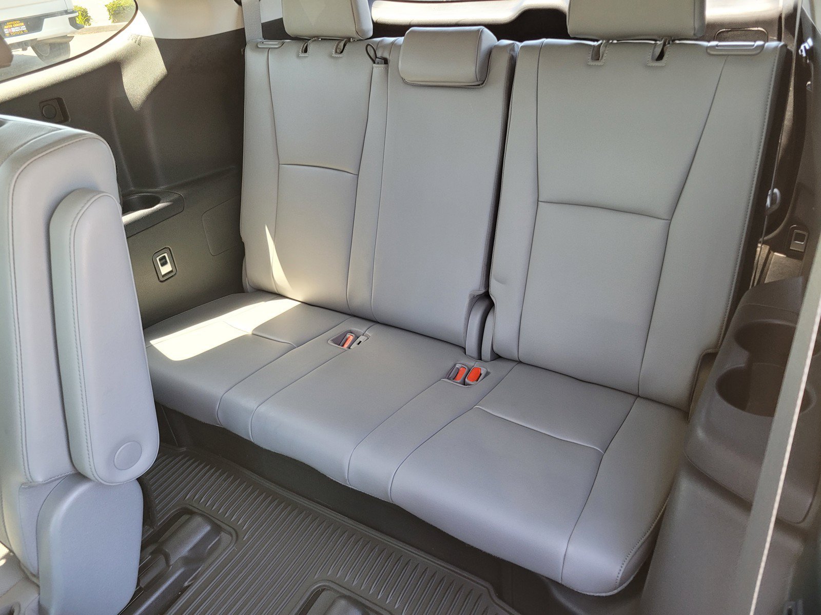 Used 2022  Toyota Platinum image 13