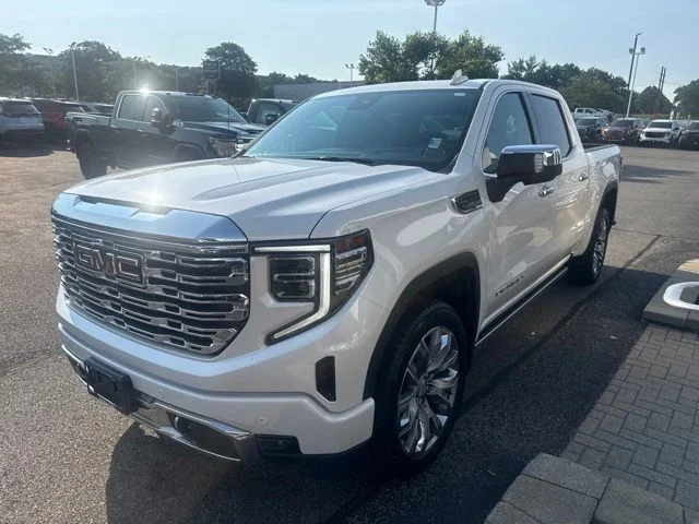 Used 2024 White GMC Denali image 3