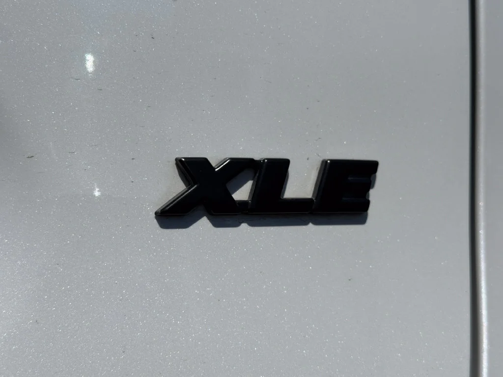 Used 2023  Toyota XLE Premium image 11