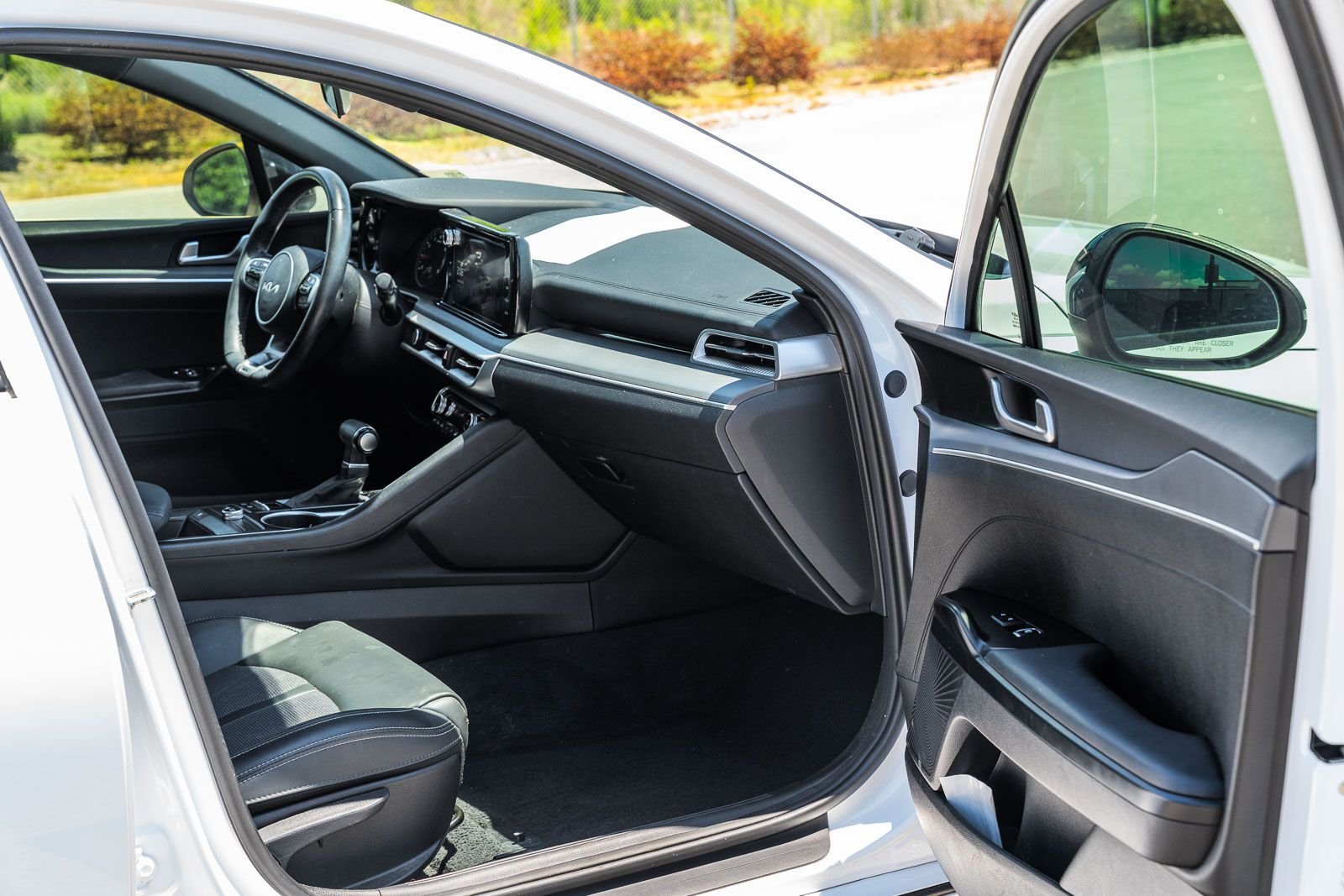 Used 2023 White Kia GT-Line image 10