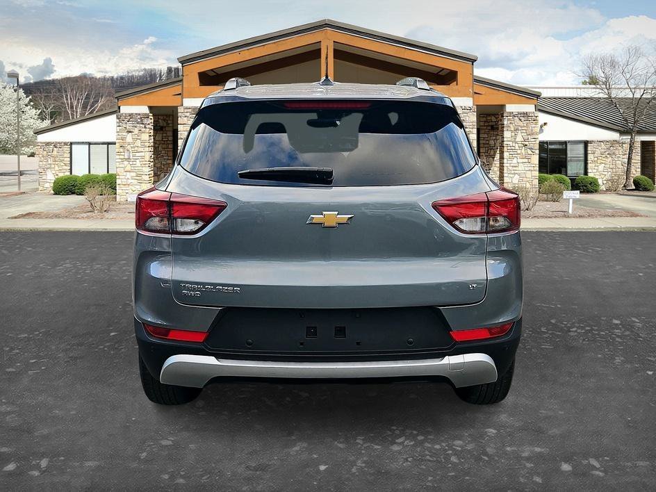 Used 2025 Sterling Gray Metallic Chevrolet LT image 8