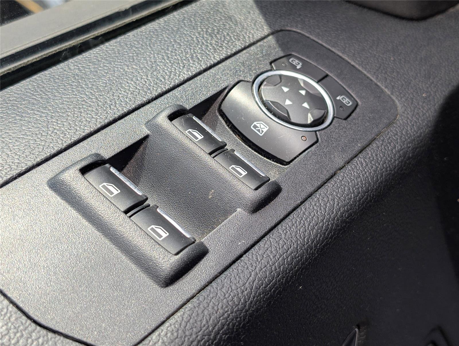 Used 2016 Magnetic Metallic Ford XLT image 19