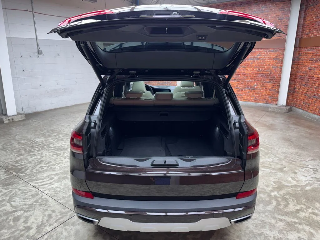 Used 2022 Brown BMW xDrive40i image 28