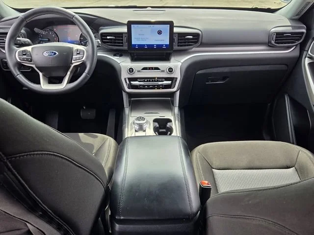 Used 2023 Silver Ford XLT image 8