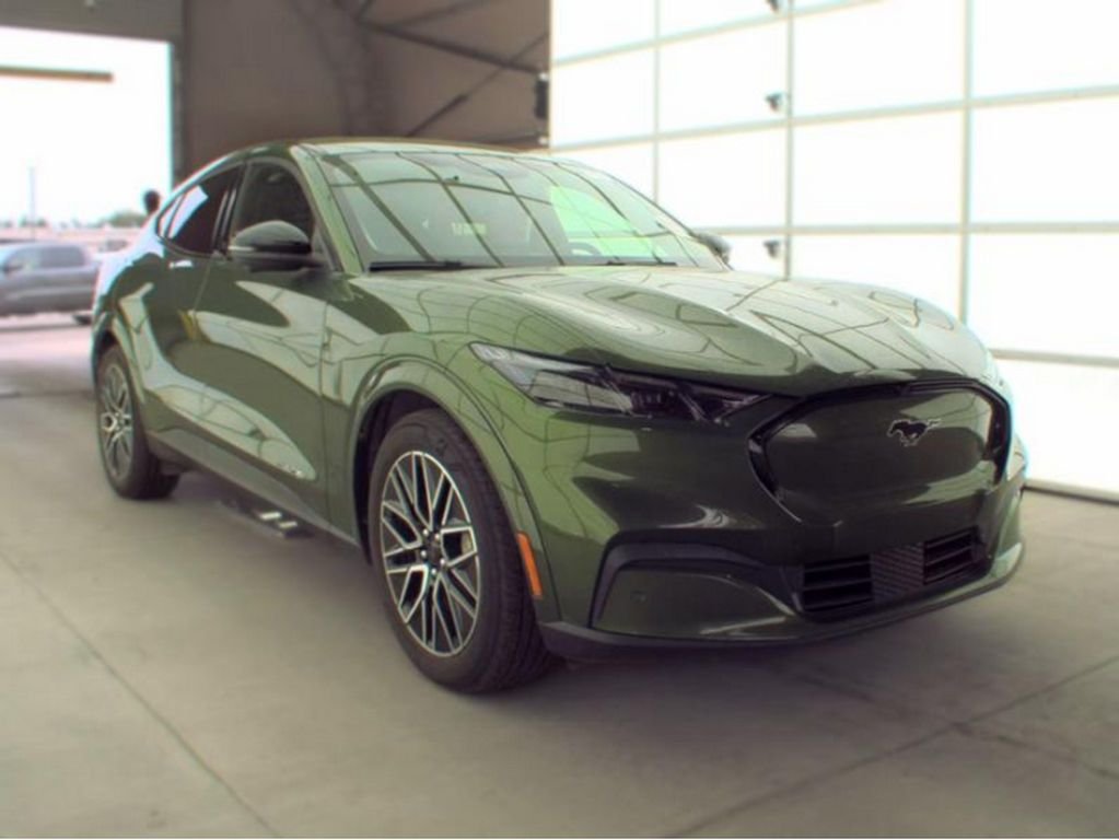 Used 2025 Green Ford Premium image 4