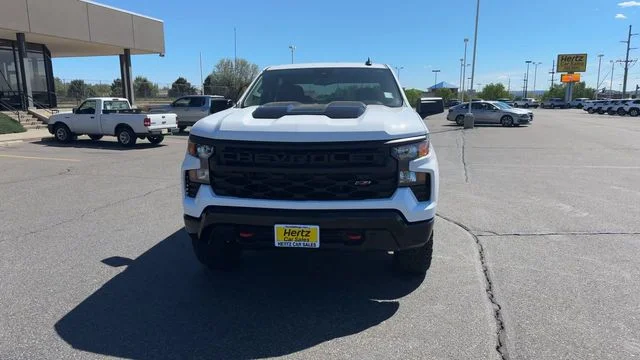 Used 2025 White Chevrolet Custom Trail Boss image 3