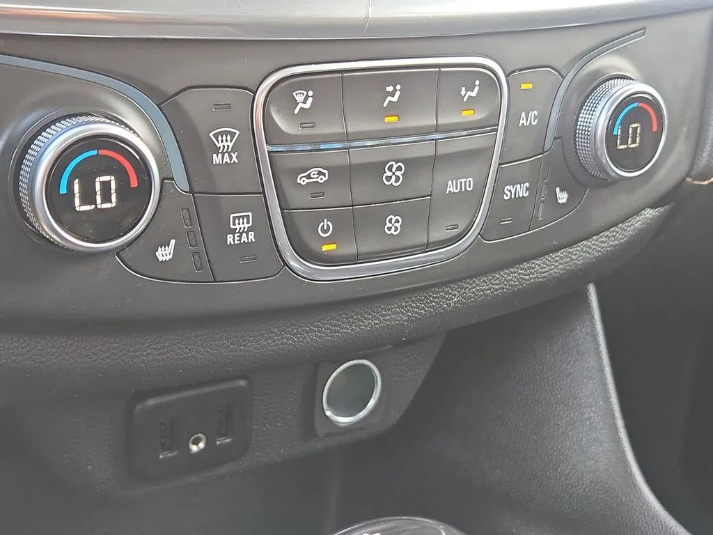 Used 2019 White Chevrolet RS image 37