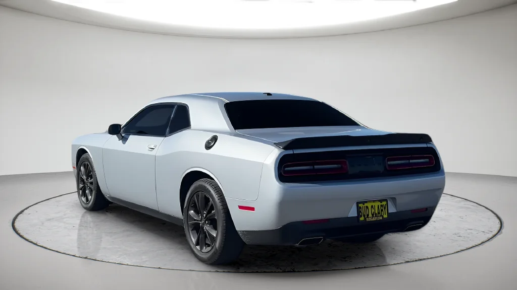 Used 2020 Silver Dodge SXT image 17