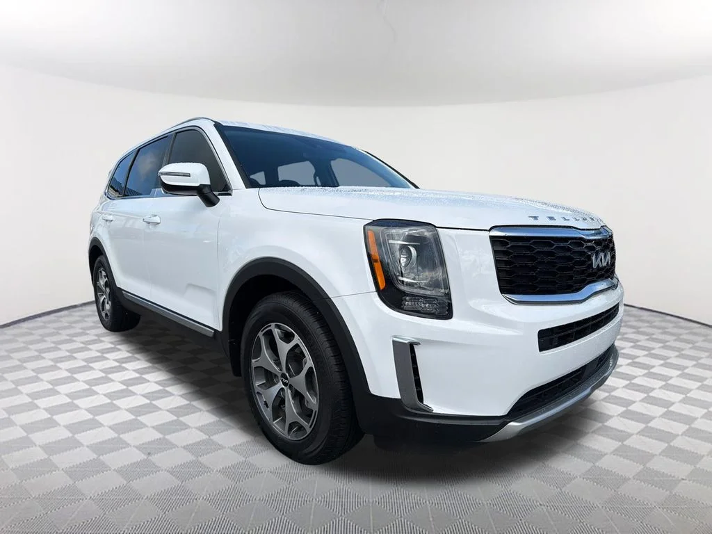 Used 2022 White Kia EX image 3