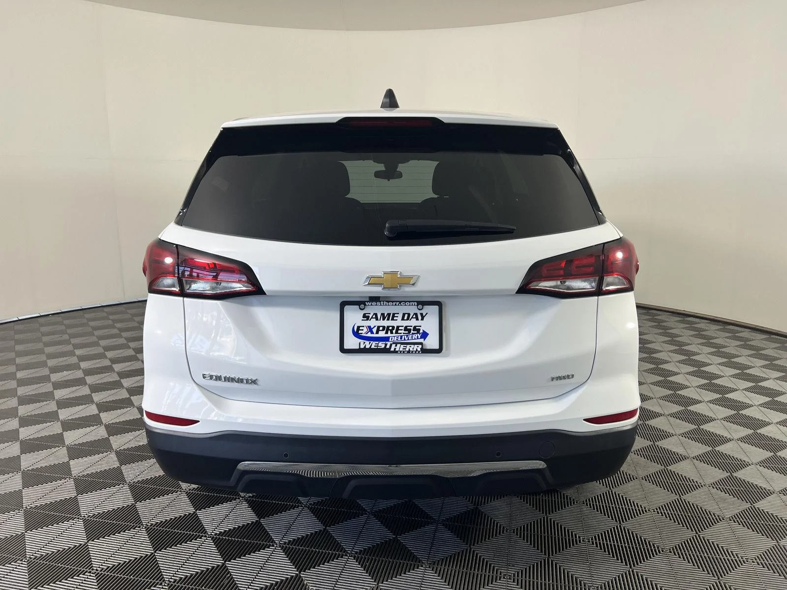 Used 2023 Summit White Chevrolet LT image 4