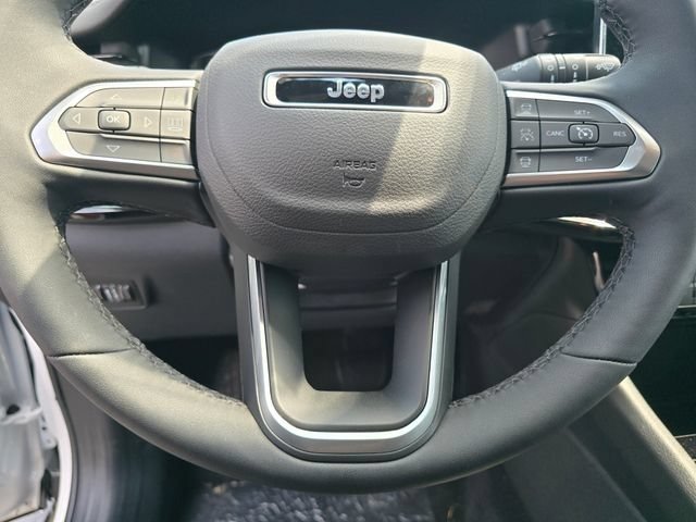 New 2026 Bright White Clear-Coat Exterior Paint Jeep Limited image 37