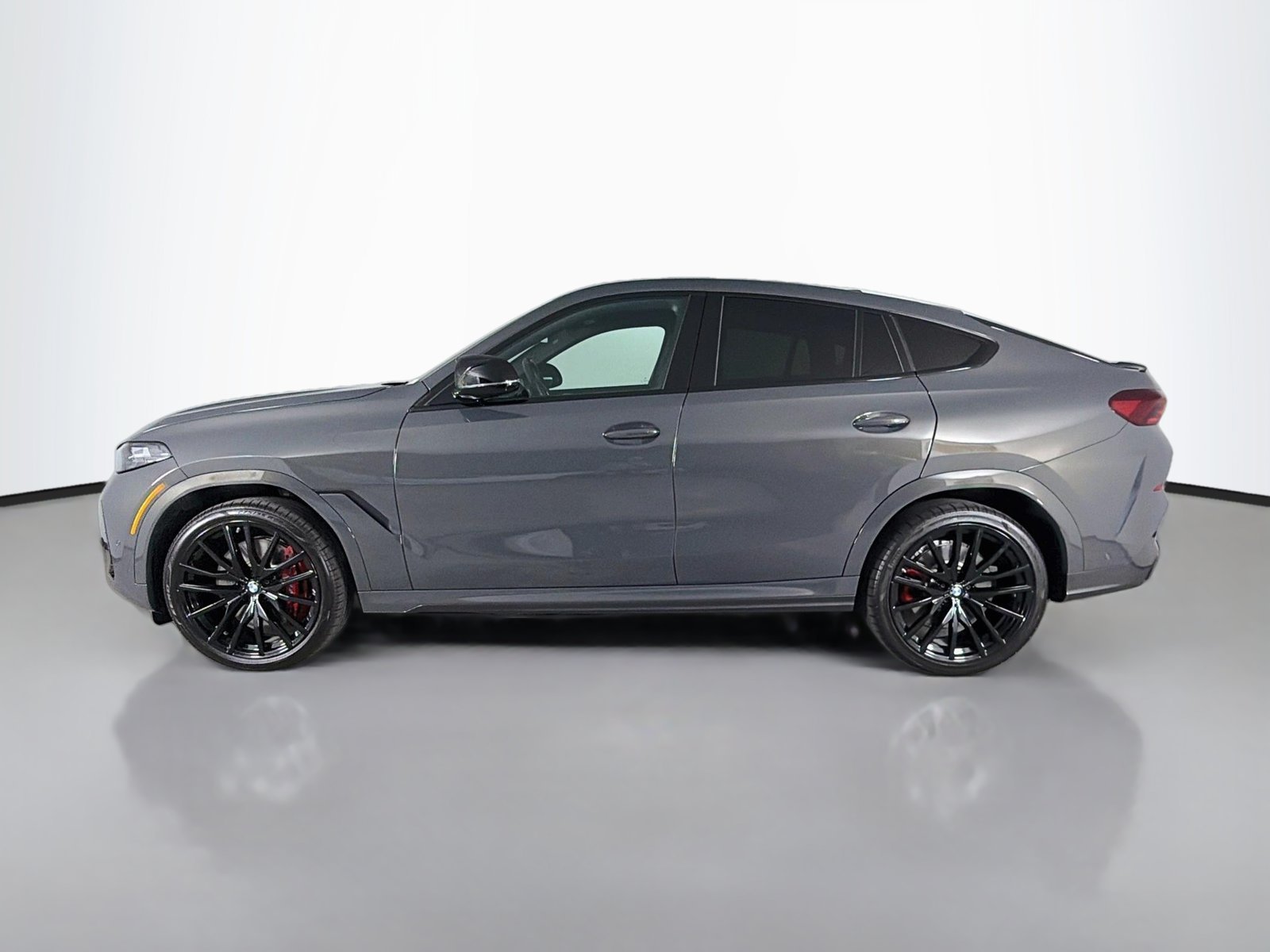 Used 2026 Dravit Grey Metallic BMW M60i image 4