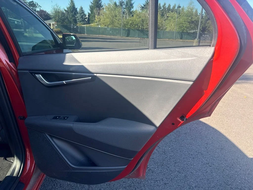 Used 2023 Fire Orange Kia Wind image 22