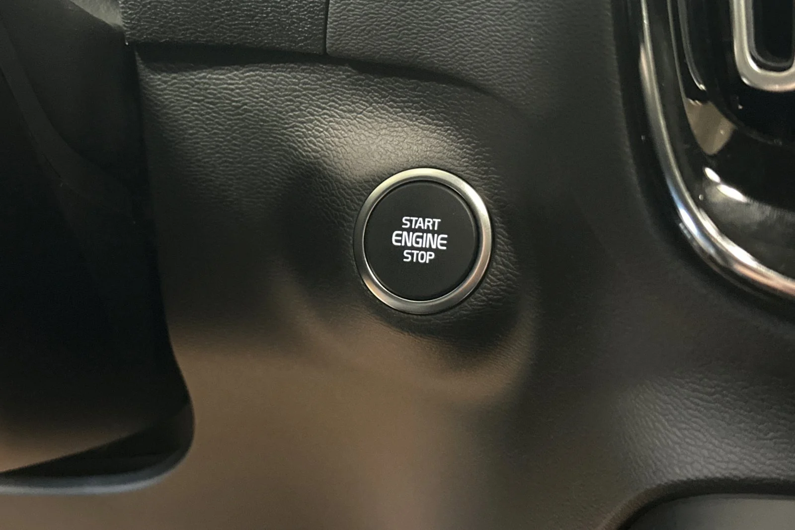 2026 Volvo XC40 Ultra - Photo 19