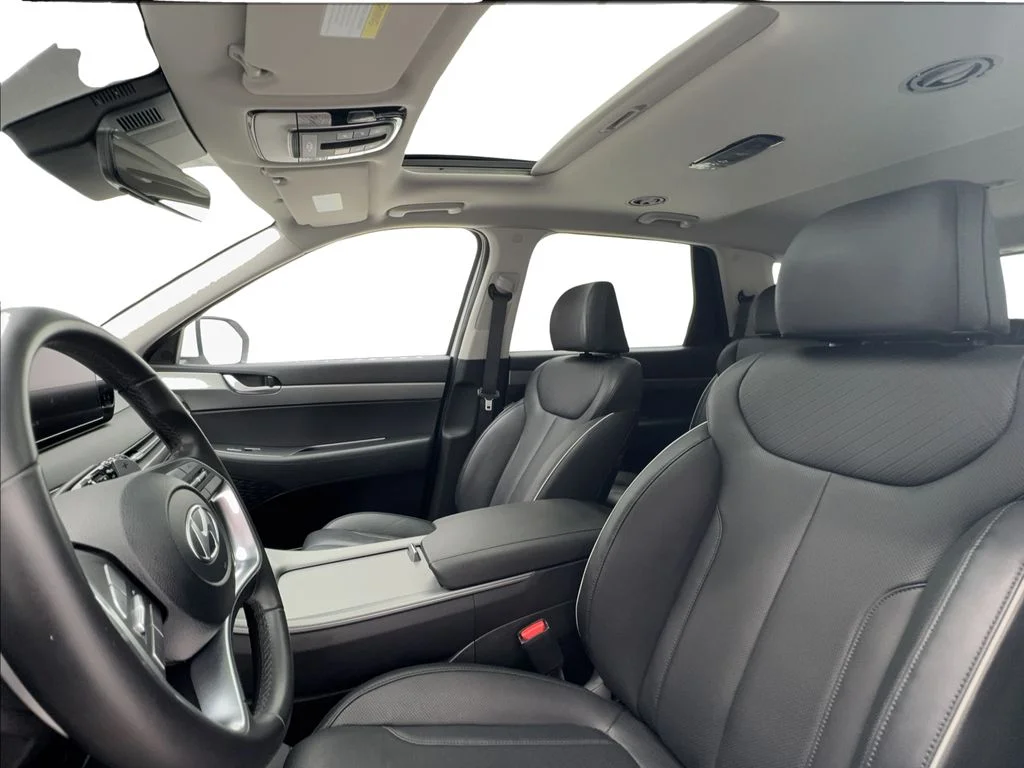 Used 2023 White Hyundai XRT image 19