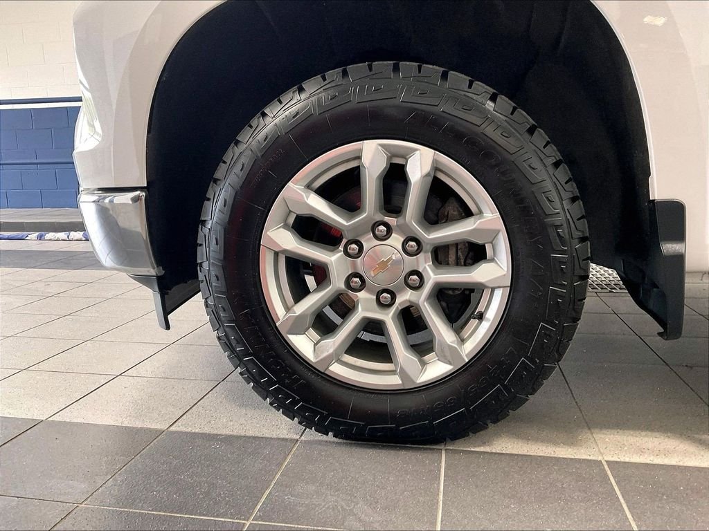 Used 2023 White Chevrolet LT image 7