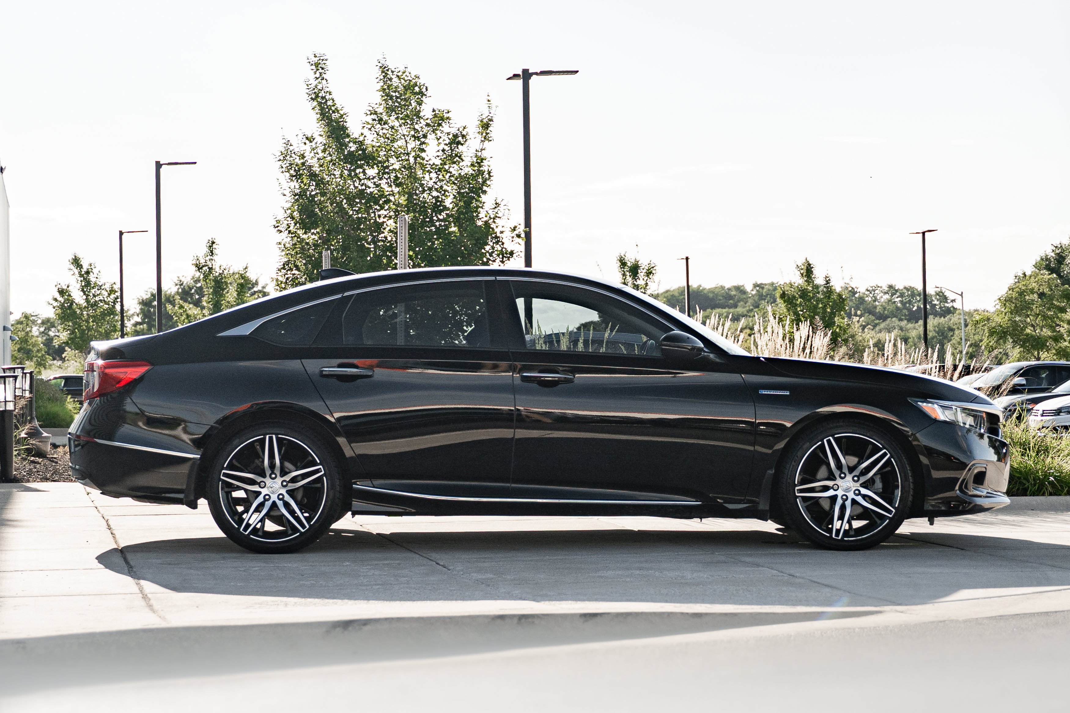 Used 2022 Crystal Black Pearl Honda Touring image 3