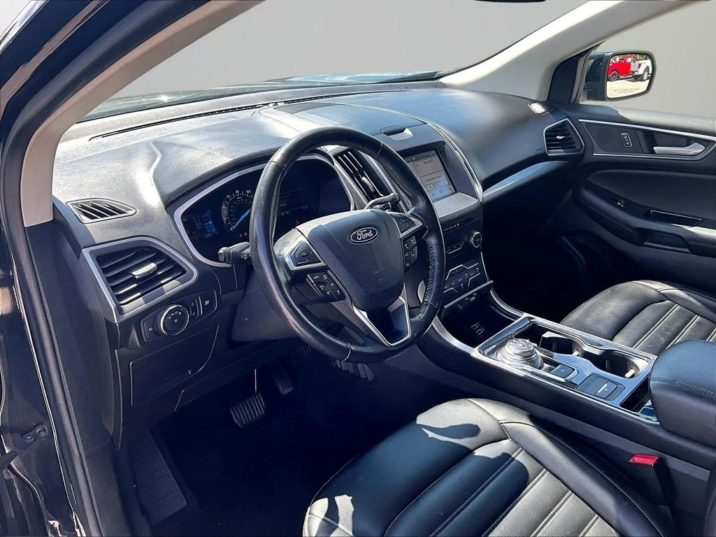 Used 2019 Black Ford SEL image 14
