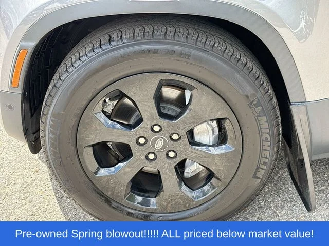 Used 2020 Gray Land Rover HSE image 13