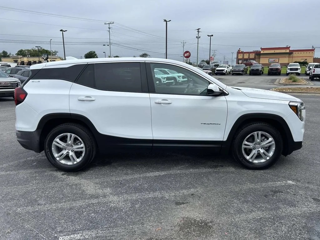 Used 2024 Summit White GMC SLE image 2