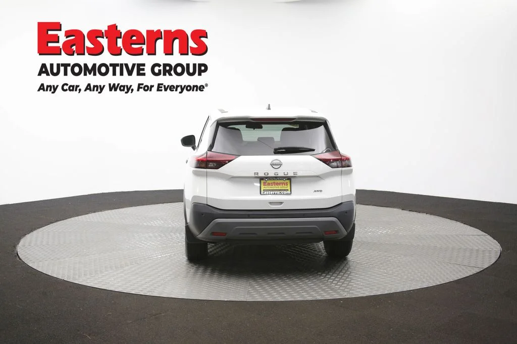 Used 2023 White Nissan S image 38
