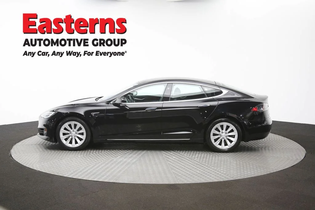 Used 2018 Black Tesla 75D image 55