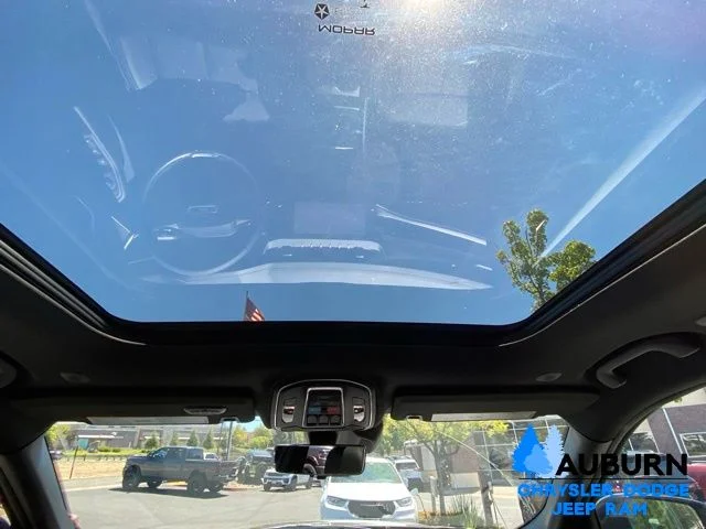 New 2026 Diamond Black Crystal Pearl-Coat Exterior Paint Jeep  image 26