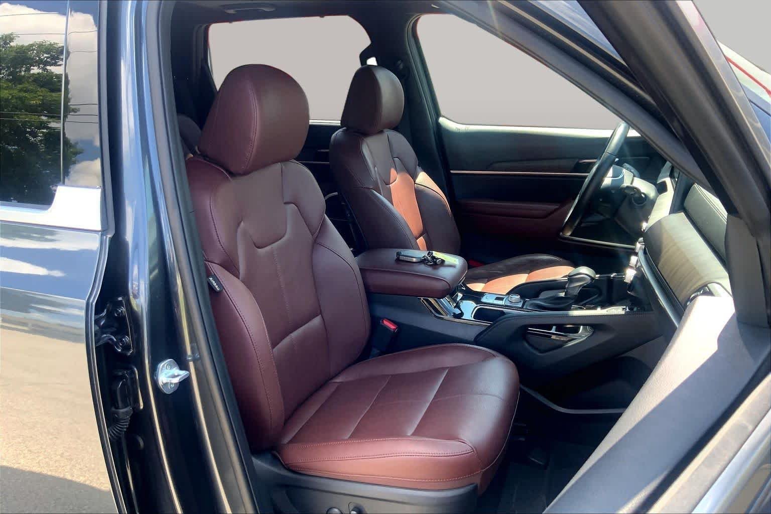 Certified Used 2024 Gravity Gray Kia EX image 9