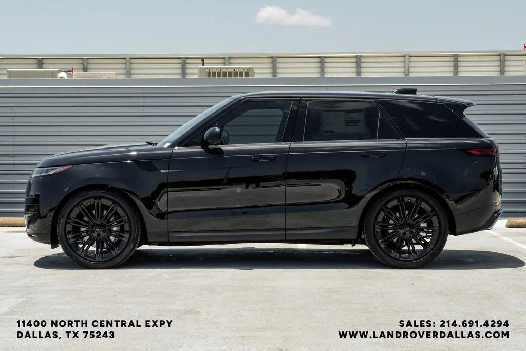 New 2026 Santorini Black Metallic Land Rover SE image 9