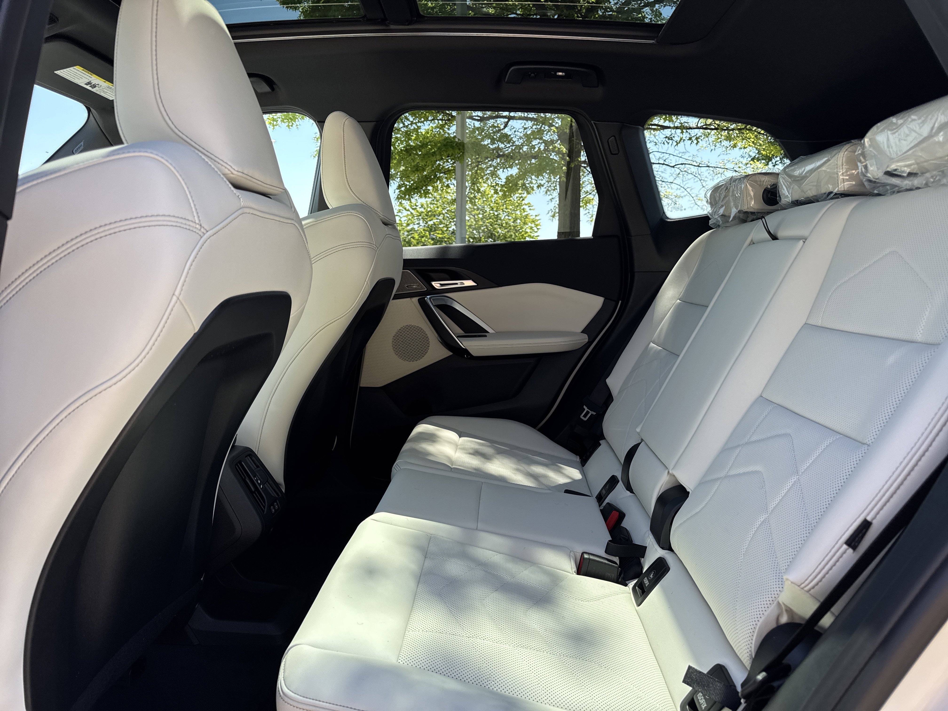 New 2026 0300 Alpine White BMW xDrive28i image 10