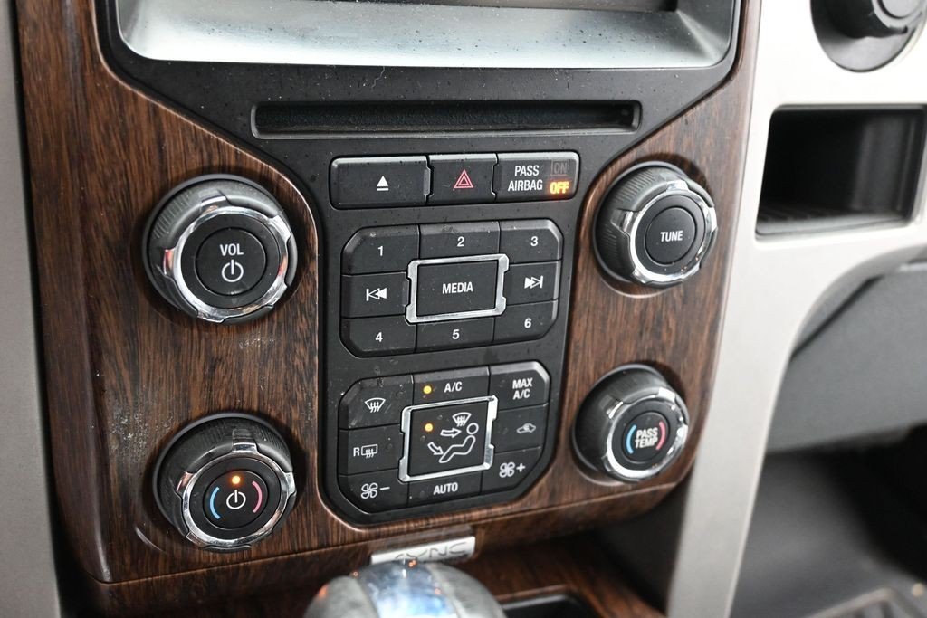 Used 2013 Blue Ford Lariat image 12