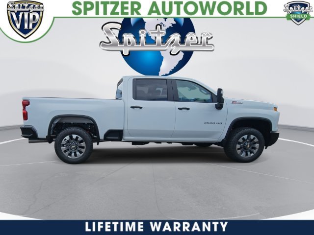 New 2026 Summit White Chevrolet Custom image 15