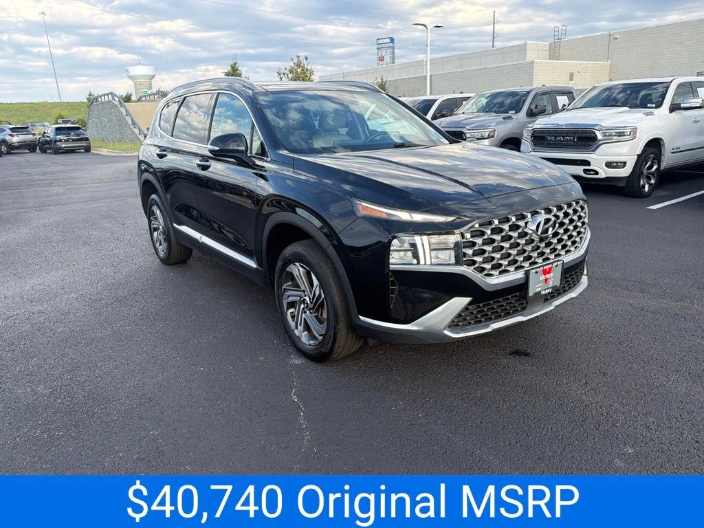 Used 2023 Black Hyundai SEL image 1