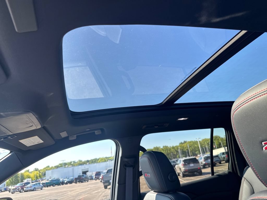 New 2026 Mosaic Black Metallic Chevrolet Z71 image 20