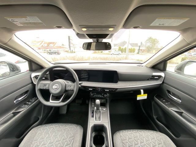 New 2026 Aspen White TriCoat / Super Black Two-tone Nissan SV image 25