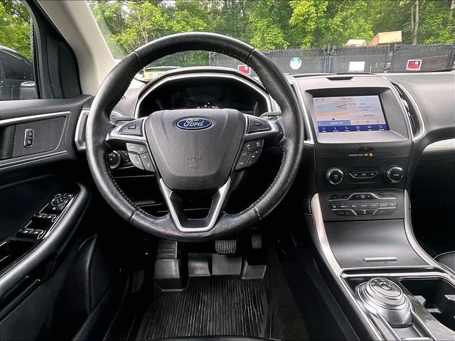 Used 2020 Black Ford SEL image 5