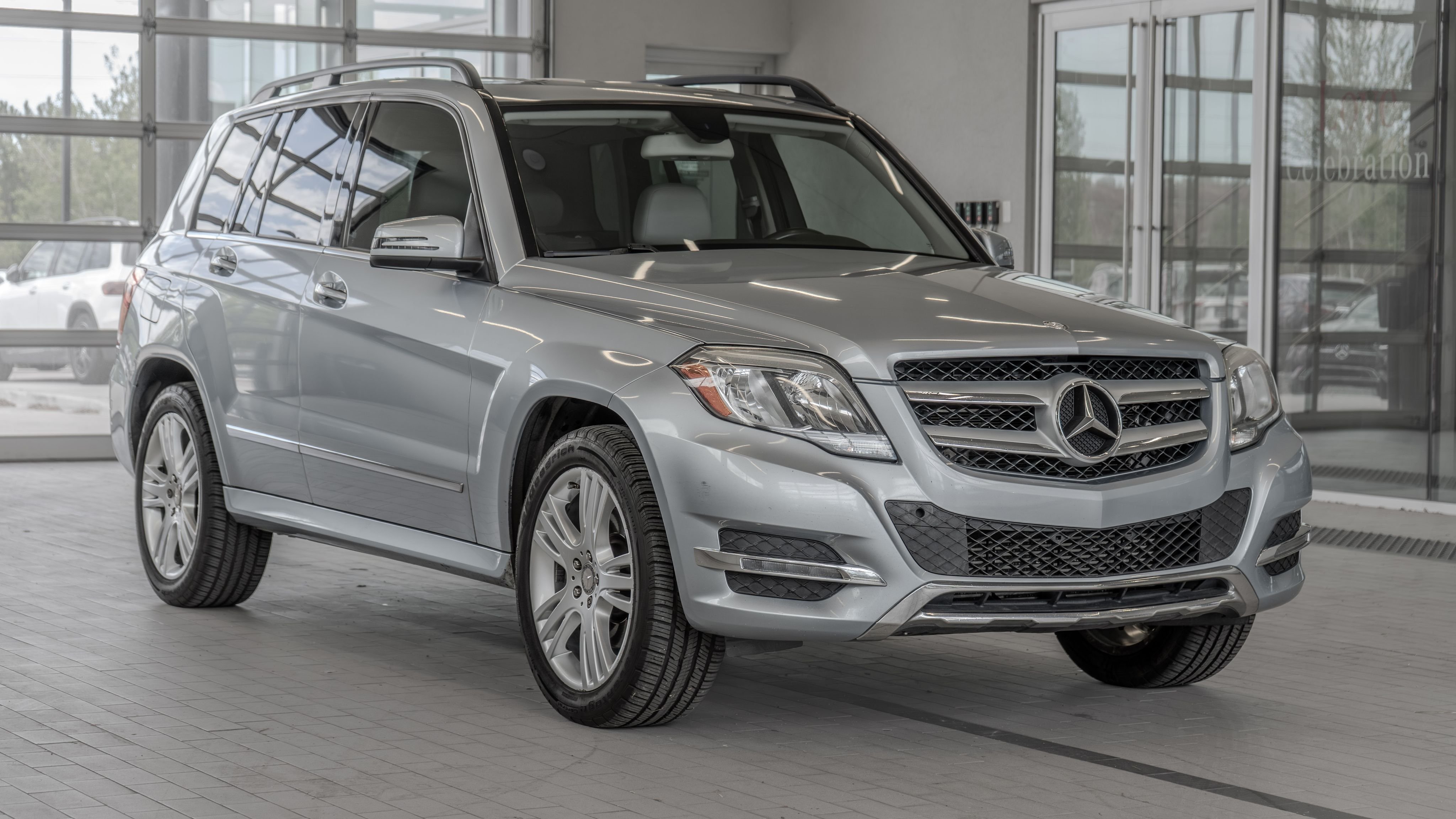 Used 2015 Diamond Silver Mercedes-Benz GLK 250 image 21