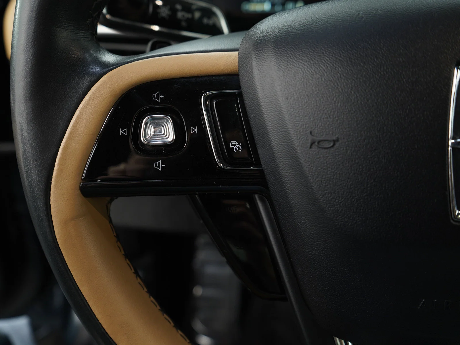 Used 2022 Blue Lincoln Reserve image 29