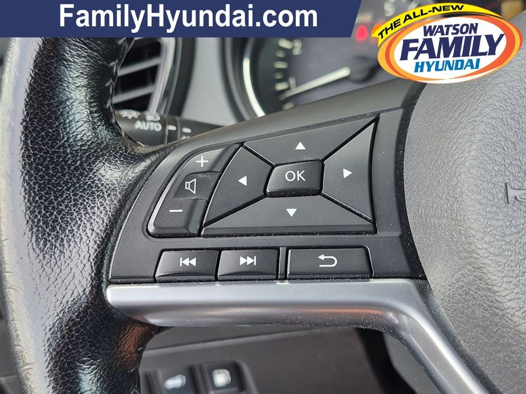 Used 2020 Gray Nissan SV image 14