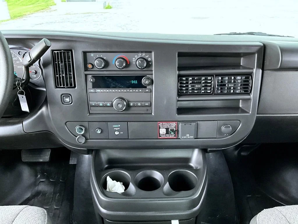 New 2026 Summit White Chevrolet 1WT image 12