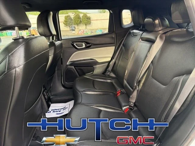 Used 2025 White Jeep Limited 4x4 image 18