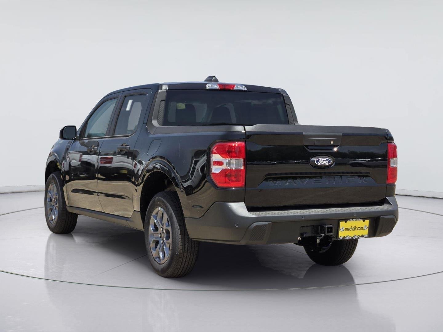 New 2026 Shadow Black Ford XLT image 3