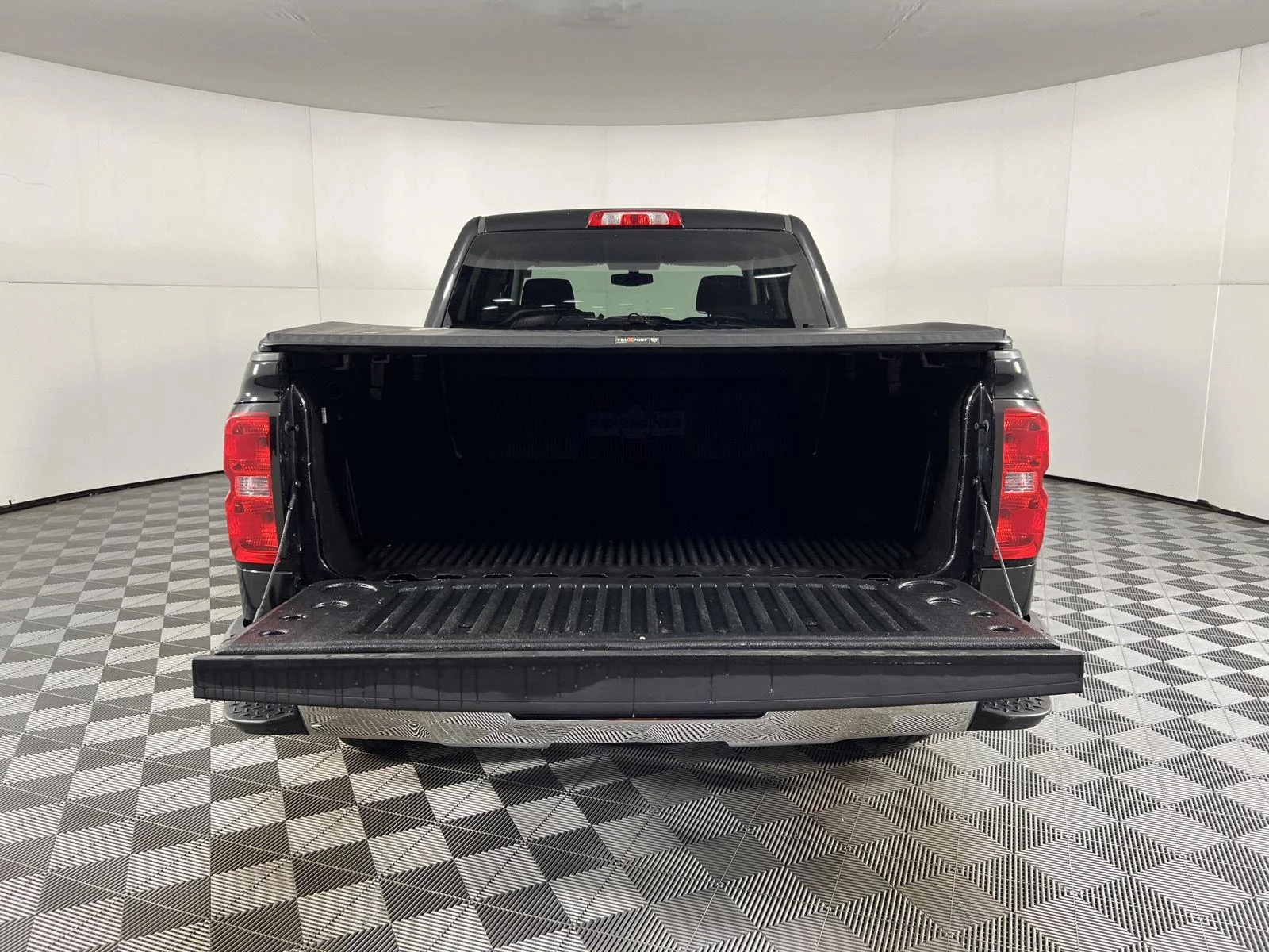 Used 2018 Black Chevrolet LT image 19
