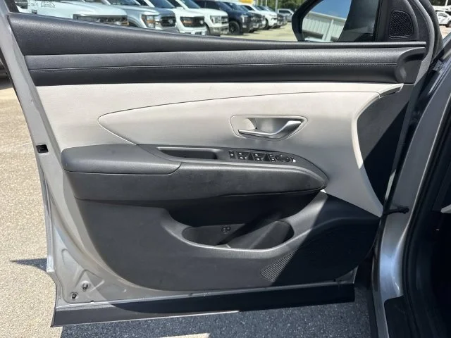 Used 2025 Silver Hyundai SEL image 41