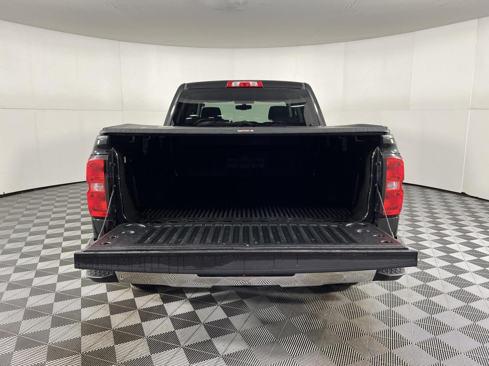 Used 2018 Black Chevrolet LT image 19