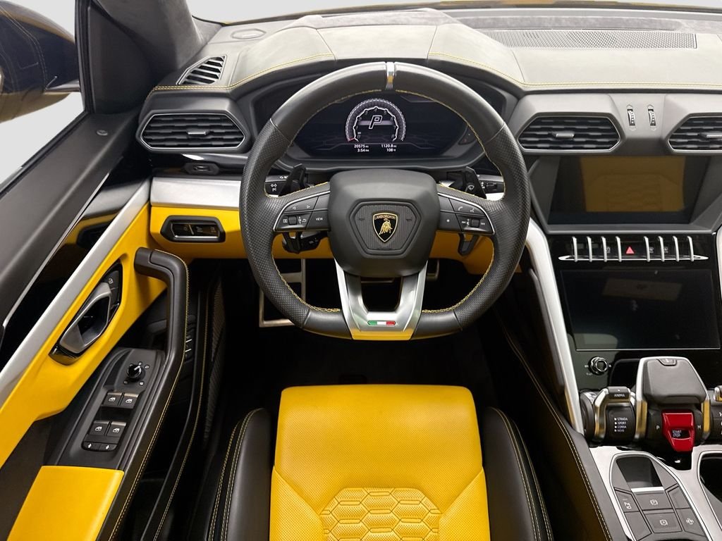Used 2019 Black Lamborghini Base image 10