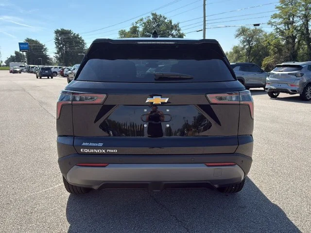 New 2027 Mosaic Black Metallic Chevrolet LT image 19