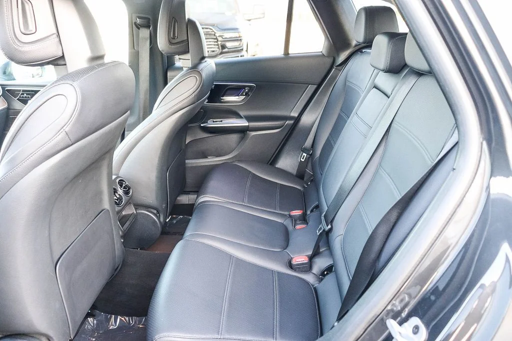 Used 2023  Mercedes-Benz GLC 300 image 22