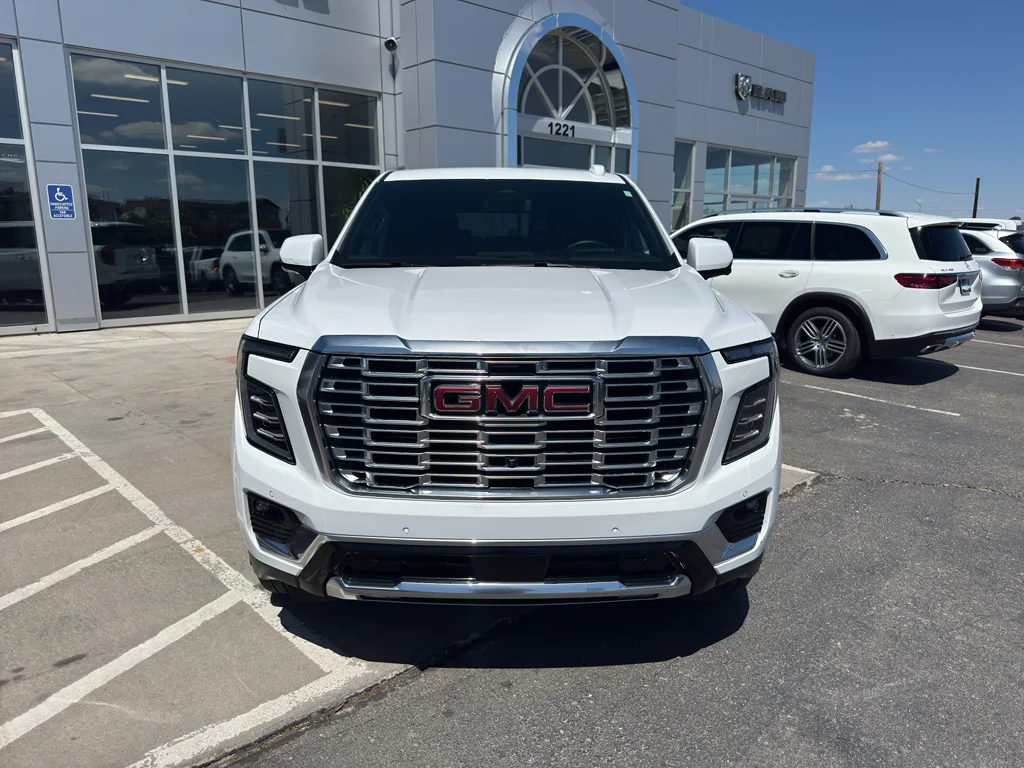 Used 2025 White GMC Denali image 8