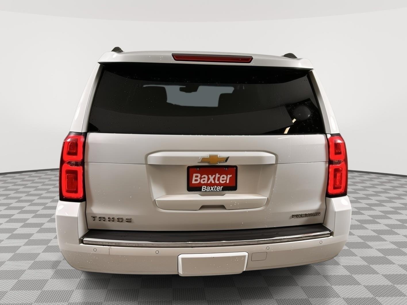 Used 2019 Iridescent Pearl Tricoat Chevrolet Premier image 6